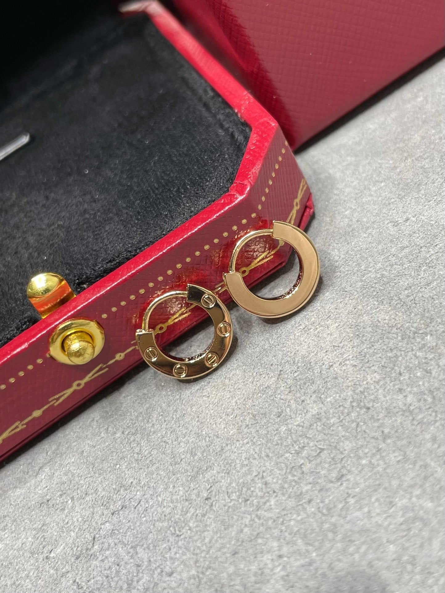 [Renovia Jewelry]LOVE MINI EARRINGS