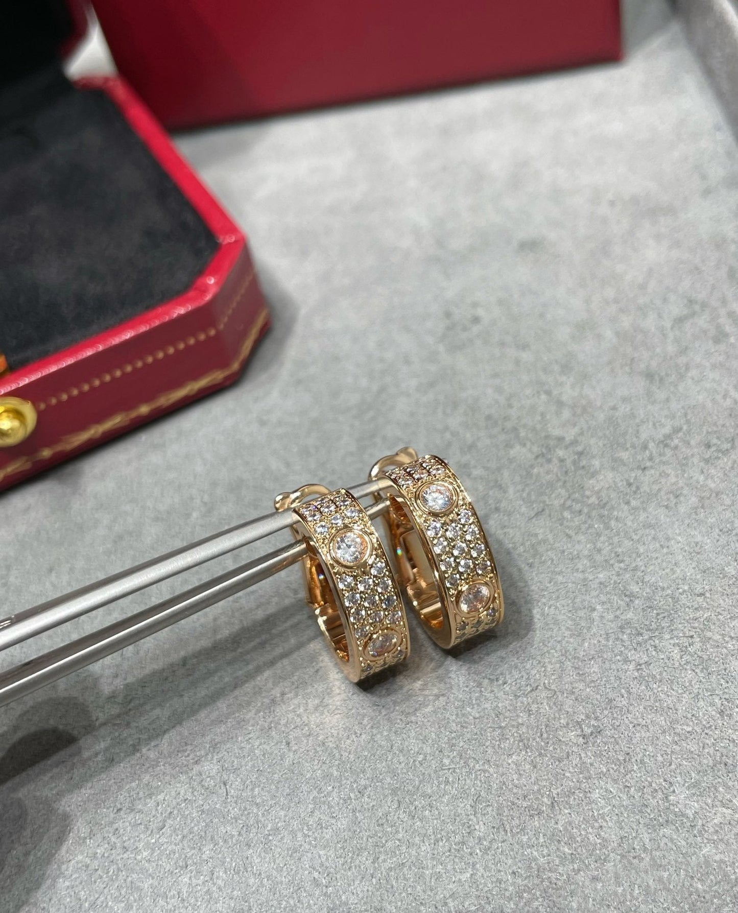 [Renovia Jewelry]LOVE 5.5MM DIAMOND PAVED EARRINGS