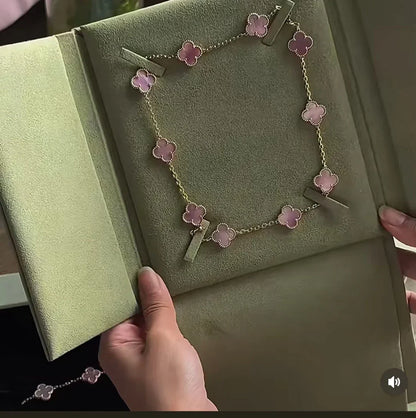 [Renovia Jewelry Jewellery] Pink Necklace with Ten Clover Designs