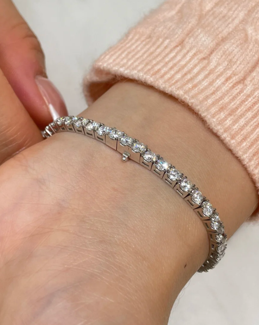 [Renovia Jewelry]  CLASSIC BASEBALL BRACELAT, 52 DIAMOND
